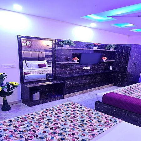 Hotel Tu Casa International Near Delhi Airport 新德里 外观 照片